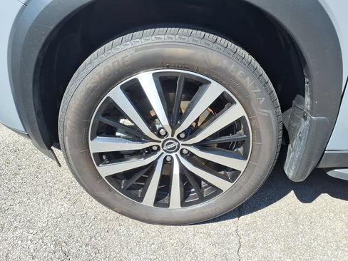 Certified 2025 Nissan Pathfinder Platinum w/ Cargo Package FWD image 6