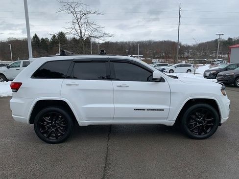 Used 2021 Jeep Grand Cherokee Laredo X image 8