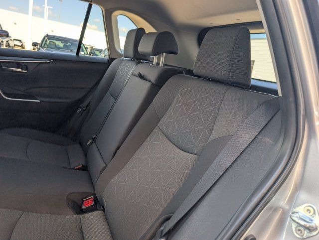 Used 2025 Toyota RAV4 XLE AWD/4WD image 27