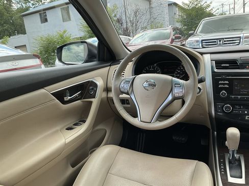 Used 2015 Nissan Altima 2.5 SL w/ Moonroof Package FWD image 16