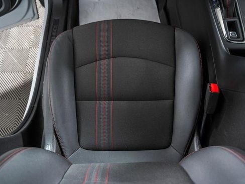 Used 2022 Chevrolet Equinox RS w/ LPO, Floor Liner Package image 33