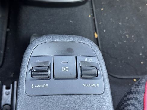 Used 2024 FIAT 500 e (RED) image 33