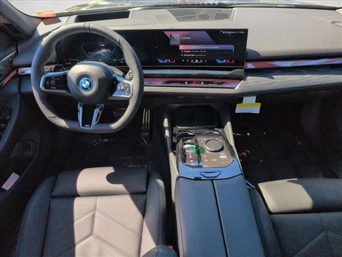 New 2026 BMW i5 eDrive40 w/ M Sport Package image 14