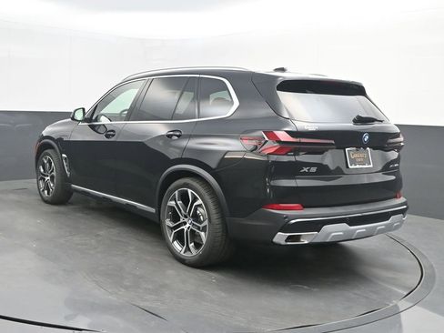 New 2026 BMW X5 xDrive50e w/ Premium Package AWD/4WD image 3