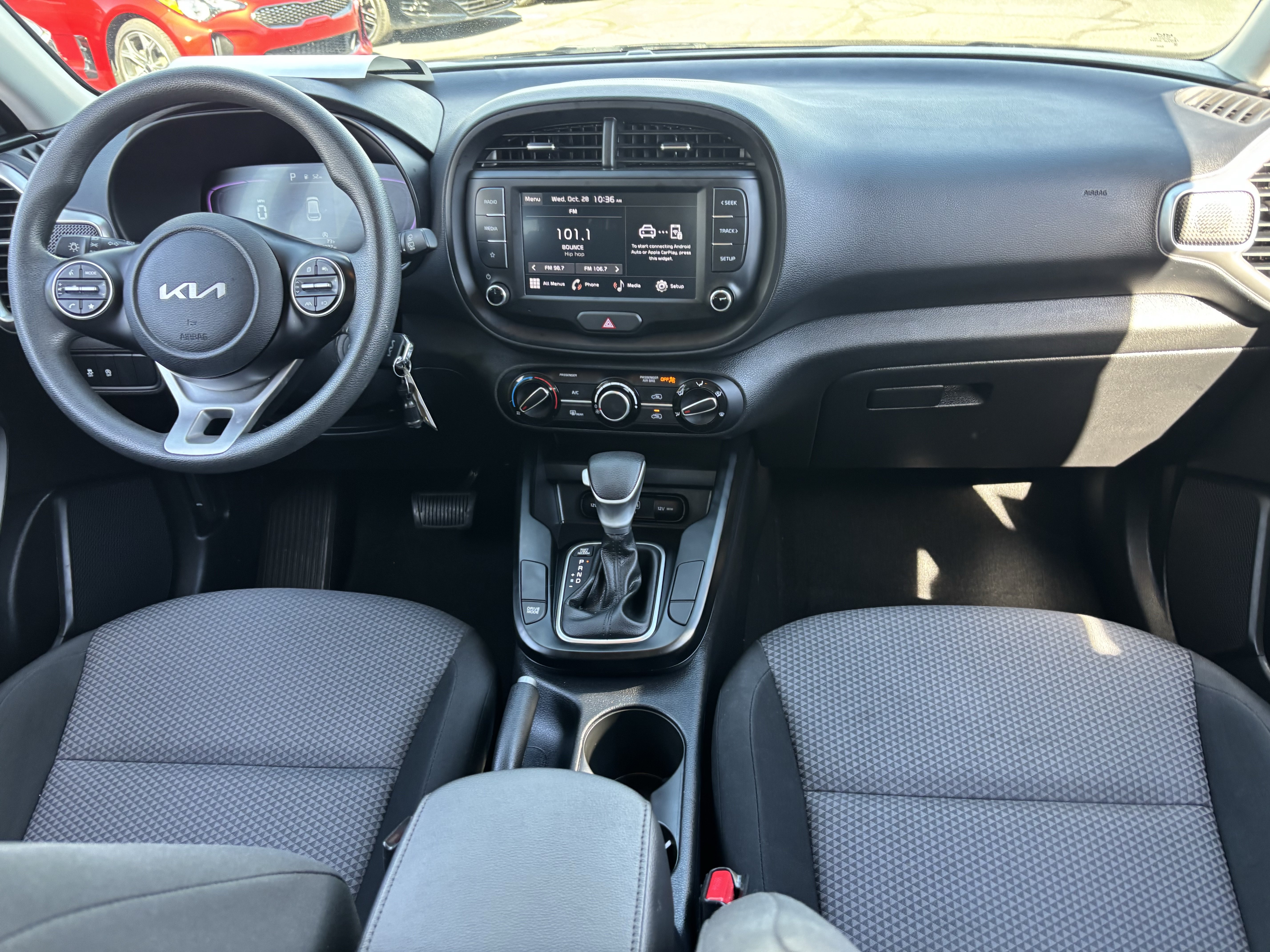 Certified 2025 Kia Soul LX w/ LX Technology Package FWD image 13