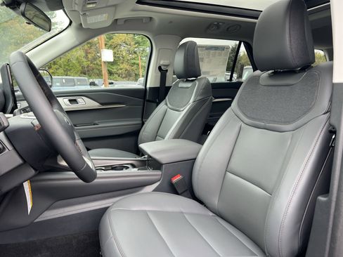 New 2026 Ford Explorer Active w/ Active Comfort Package image 13