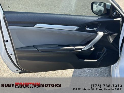 Used 2016 Honda Civic Touring image 9