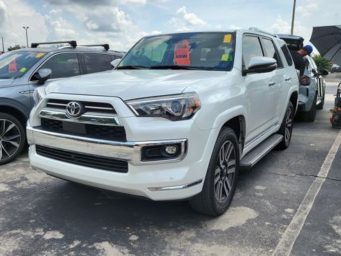 Used 2024 Toyota 4Runner Limited AWD/4WD image 3