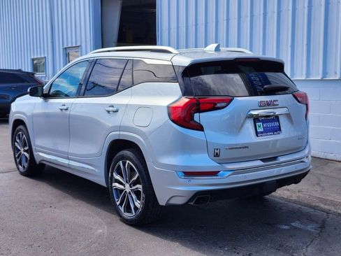 Used 2019 GMC Terrain Denali w/ Advanced Safety Package AWD/4WD image 3