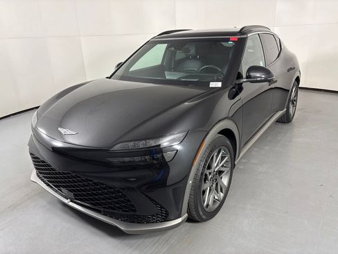 Used 2023 Genesis GV60 Advanced AWD/4WD image 4