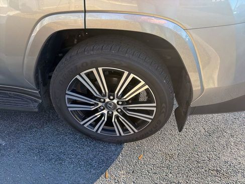 Used 2024 Lexus LX 600 4WD w/ Luxury Package image 3