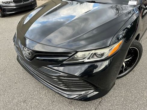 Used 2018 Toyota Camry L image 9
