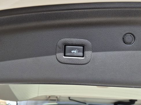 Used 2019 INFINITI QX80 Luxe w/ Proactive Package image 10