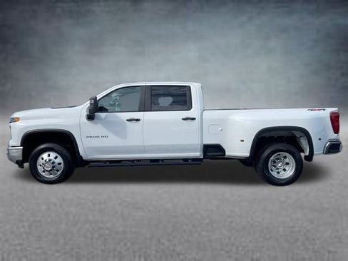 Used 2025 Chevrolet Silverado 3500 W/T image 2