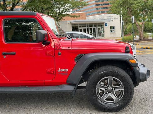 Used 2018 Jeep Wrangler Unlimited Sport S AWD/4WD image 6
