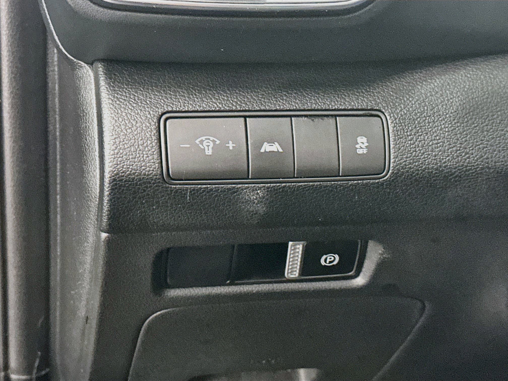 Used 2021 Hyundai Santa Fe SEL AWD/4WD image 17