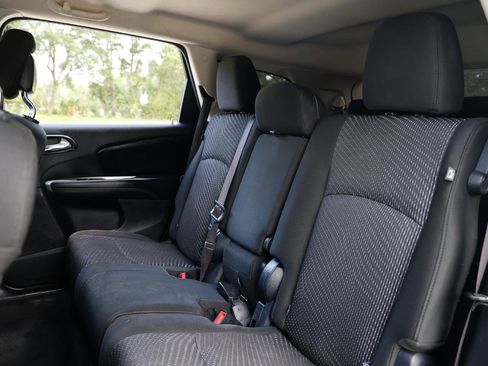 Used 2020 Dodge Journey SE FWD image 8