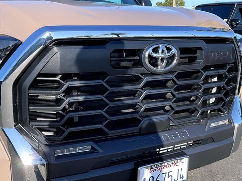 Used 2026 Toyota Tundra SR5 w/ TRD Off-Road Package AWD/4WD image 31