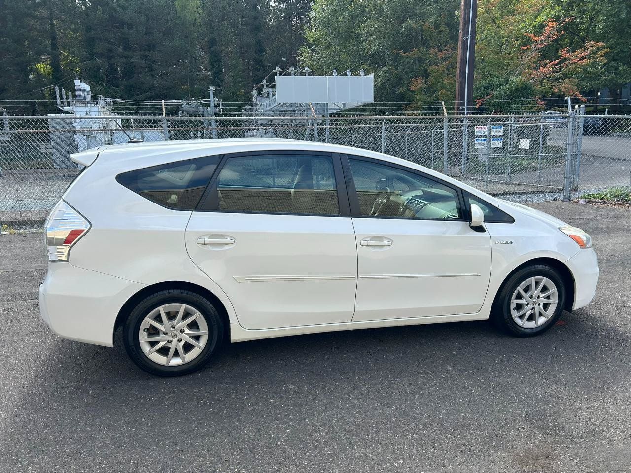 Used 2012 Toyota Prius V Three FWD image 4