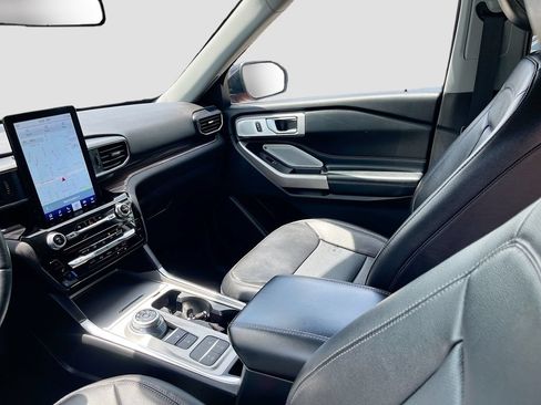Used 2023 Ford Explorer Limited w/ Limited Technology Package RWD image 26