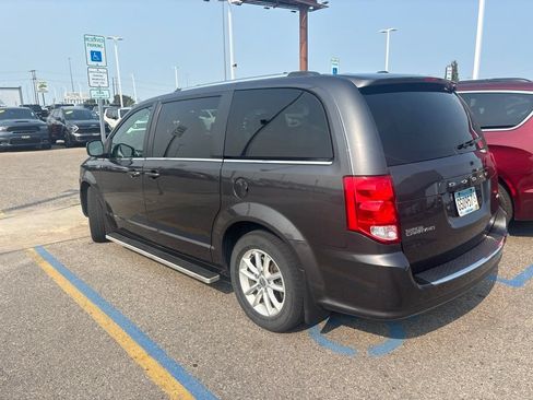 Used 2018 Dodge Grand Caravan SXT FWD image 6