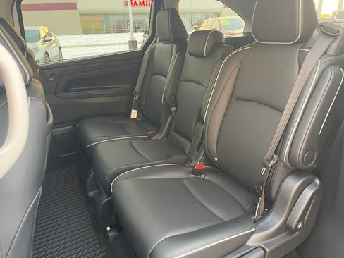 Certified 2025 Honda Odyssey Touring image 16