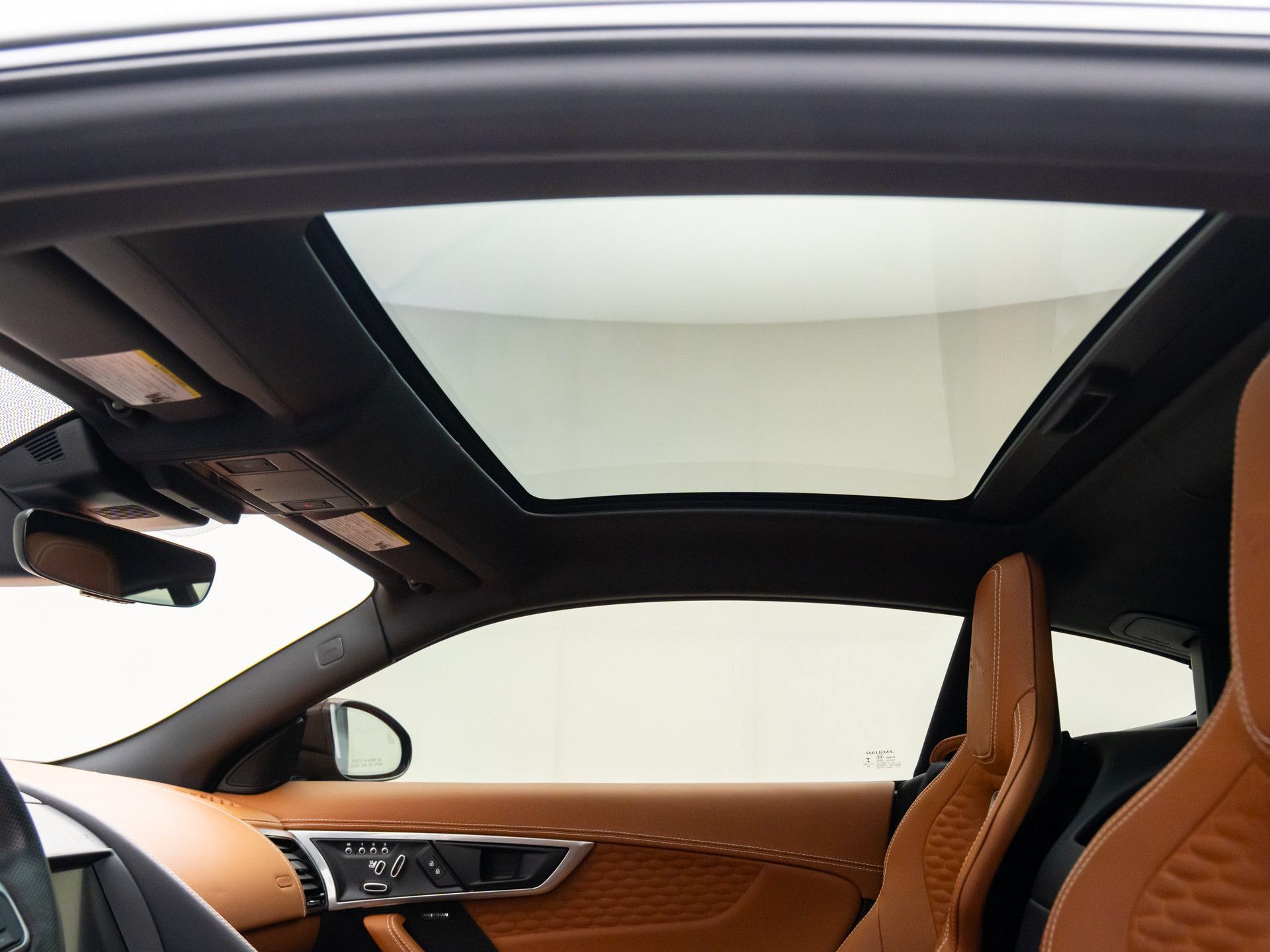 Used 2023 Jaguar F-TYPE R AWD/4WD image 28