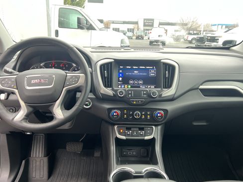 Used 2023 GMC Terrain SLT image 28