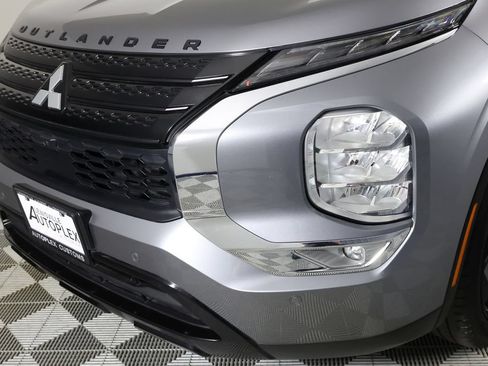 Used 2024 Mitsubishi Outlander SE Black Edition FWD image 37