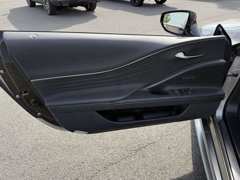 Used 2021 Lexus LC 500 Convertible w/ Touring Package RWD image 13