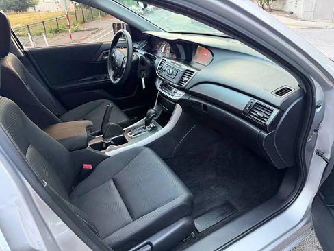 Used 2014 Honda Accord LX image 29