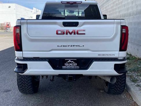 Used 2024 GMC Sierra 3500 Denali w/ Technology Package AWD/4WD image 8