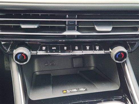 New 2026 Chevrolet Traverse LT w/ Driver Confidence Package image 14