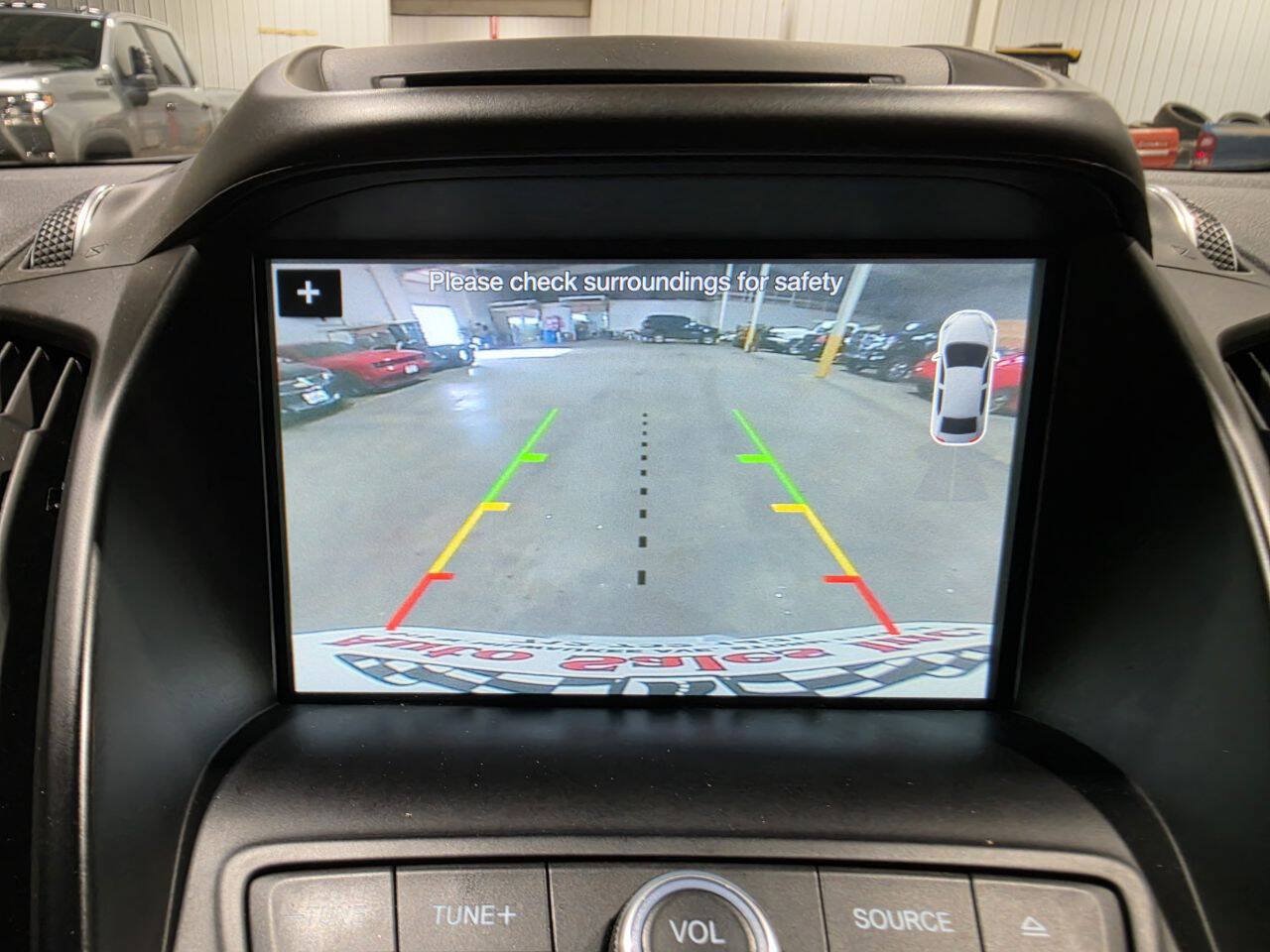 Used 2017 Ford Escape SE w/ Equipment Group 201A AWD/4WD image 39