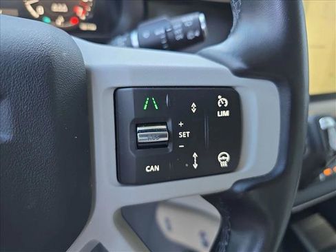 Used 2024 Land Rover Defender 110 SE image 19