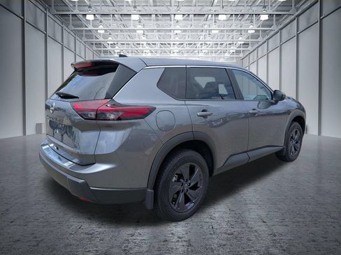 Used 2026 Nissan Rogue SV FWD image 8