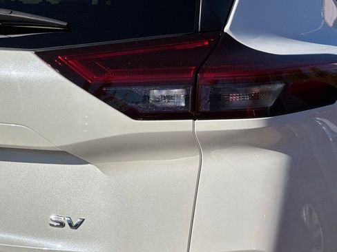Used 2023 Nissan Rogue SV FWD image 25