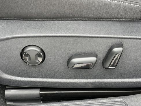 New 2025 Volkswagen Jetta SE image 21