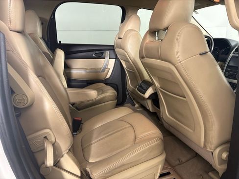 Used 2011 GMC Acadia SLT image 17
