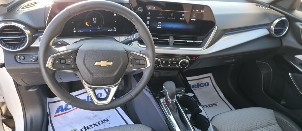 Used 2024 Chevrolet Trax LT w/ Driver Confidence Package FWD image 24