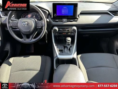 Used 2024 Toyota RAV4 LE AWD/4WD image 18