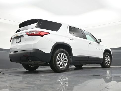 Used 2021 Chevrolet Traverse LS FWD image 28