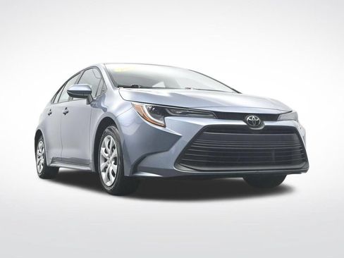 Used 2025 Toyota Corolla LE w/ Convenience Package FWD image 44