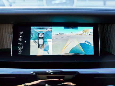 Used 2024 Rolls-Royce Phantom Sedan image 95