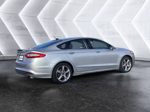 Used 2013 Ford Fusion SE image 4