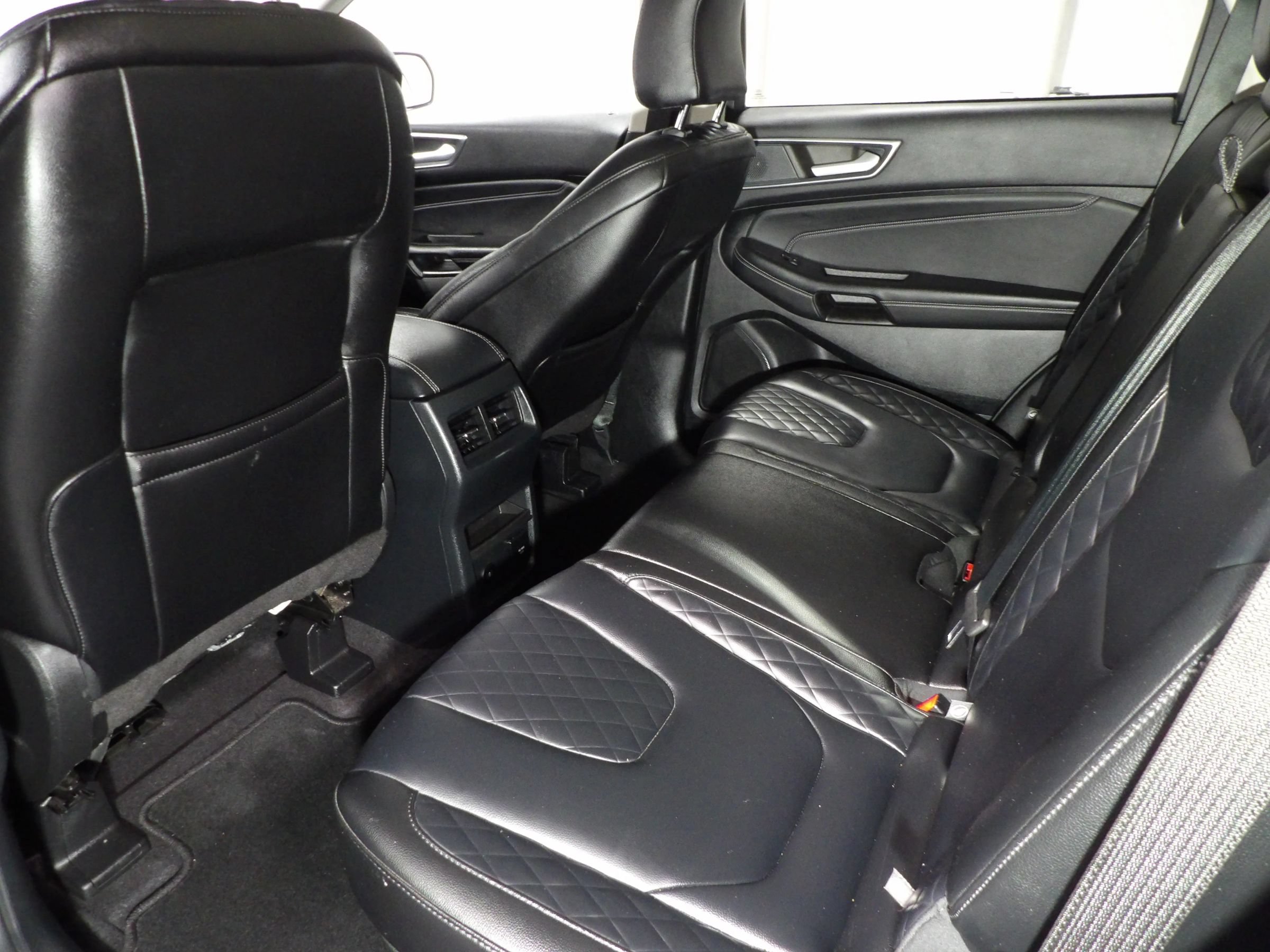 Used 2023 Ford Edge Titanium AWD/4WD image 14