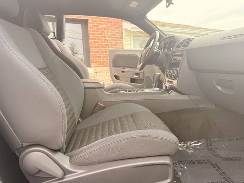 Used 2014 Dodge Challenger SXT RWD image 11