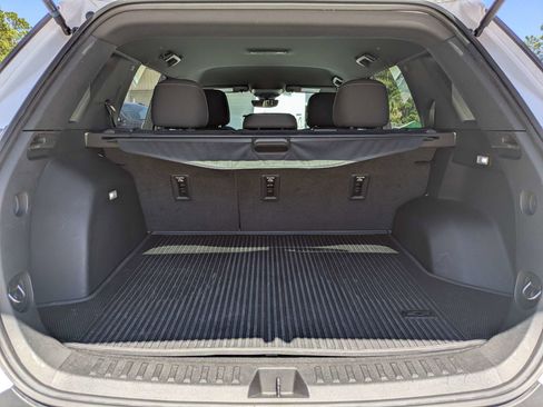 Used 2025 Chevrolet Equinox LT w/ Safety and Technology Package FWD image 7