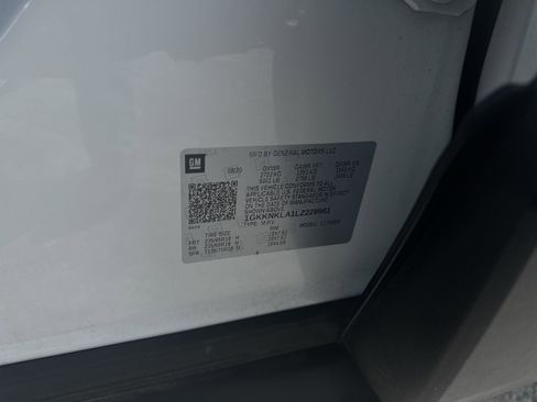 Used 2020 GMC Acadia SLE image 32