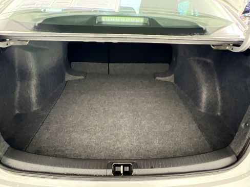 Used 2026 Toyota Corolla LE FWD image 33